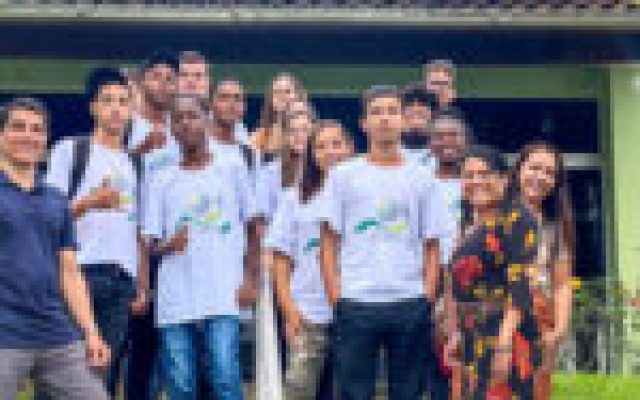 Prefeitura de São Pedro da Aldeia e IFF promovem aula inaugural de curso de Operador do Computador para alunos da rede municipal