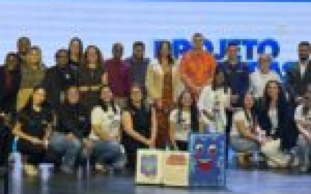 Secretaria de Educação reúne cerca de 500 estudantes para falar sobre inspiração e novas possibilidades com o Projeto Carreiras