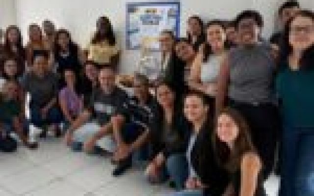SEMED homenageia secretários e auxiliares escolares durante treinamento